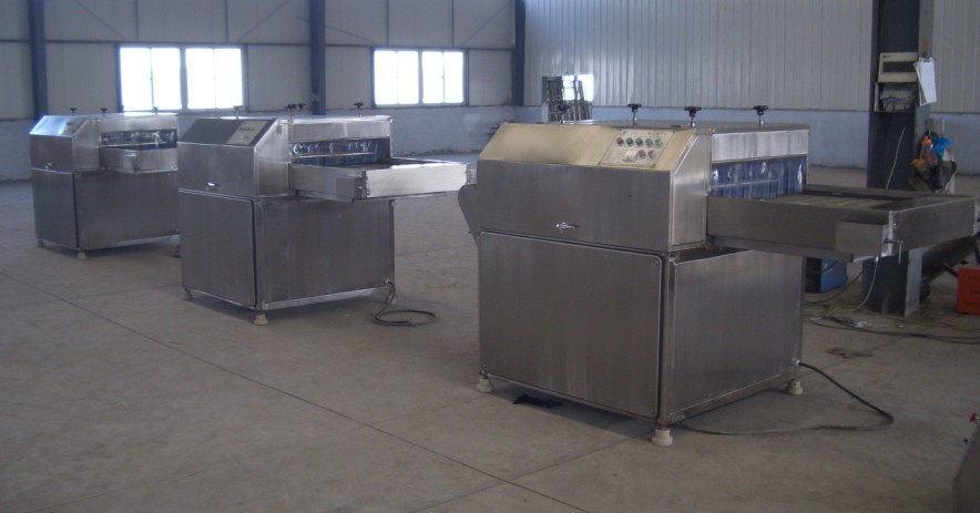 中国企业为埃及首个全自动码头研发的港机设备成功交给