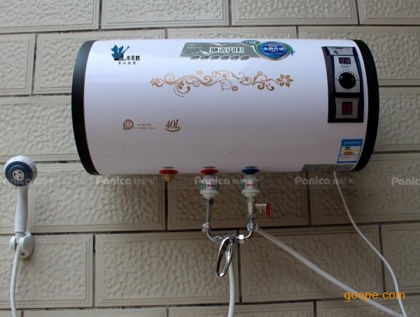热水器一直插着费电,还是用时插着费电?