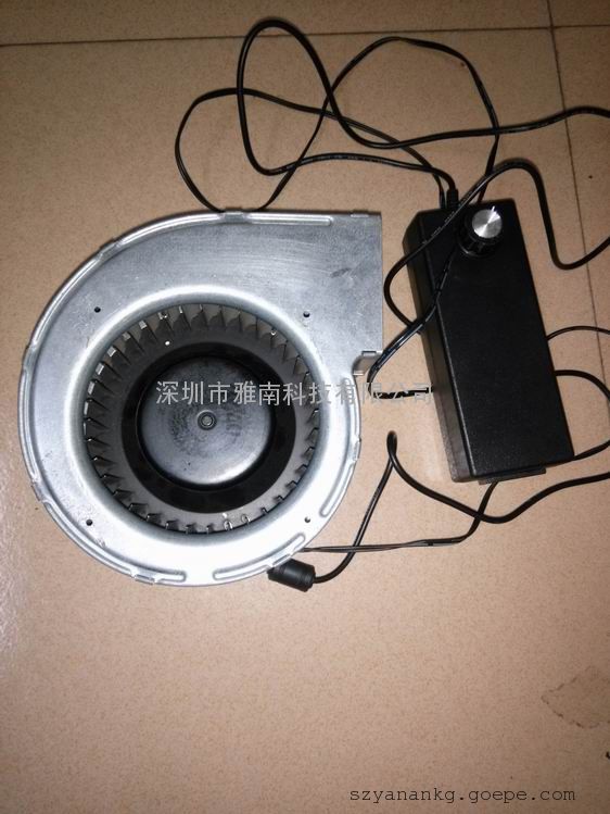 多翼式YE16062鼓风机,具有先进的内置驱动系统,结构合理,性能稳定,广泛适用于空调,汽车,办公场所,商场及新风换气设备和热交换设备中.起通风,制冷,换气,热交换等.有PWM,FG,等功能供客户选择.