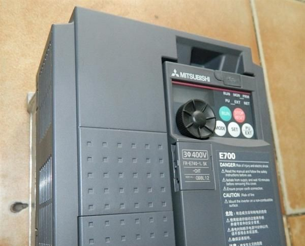 FR-E740-2.2K-CHTE700ϵбƵ 3400V 2.2KW 