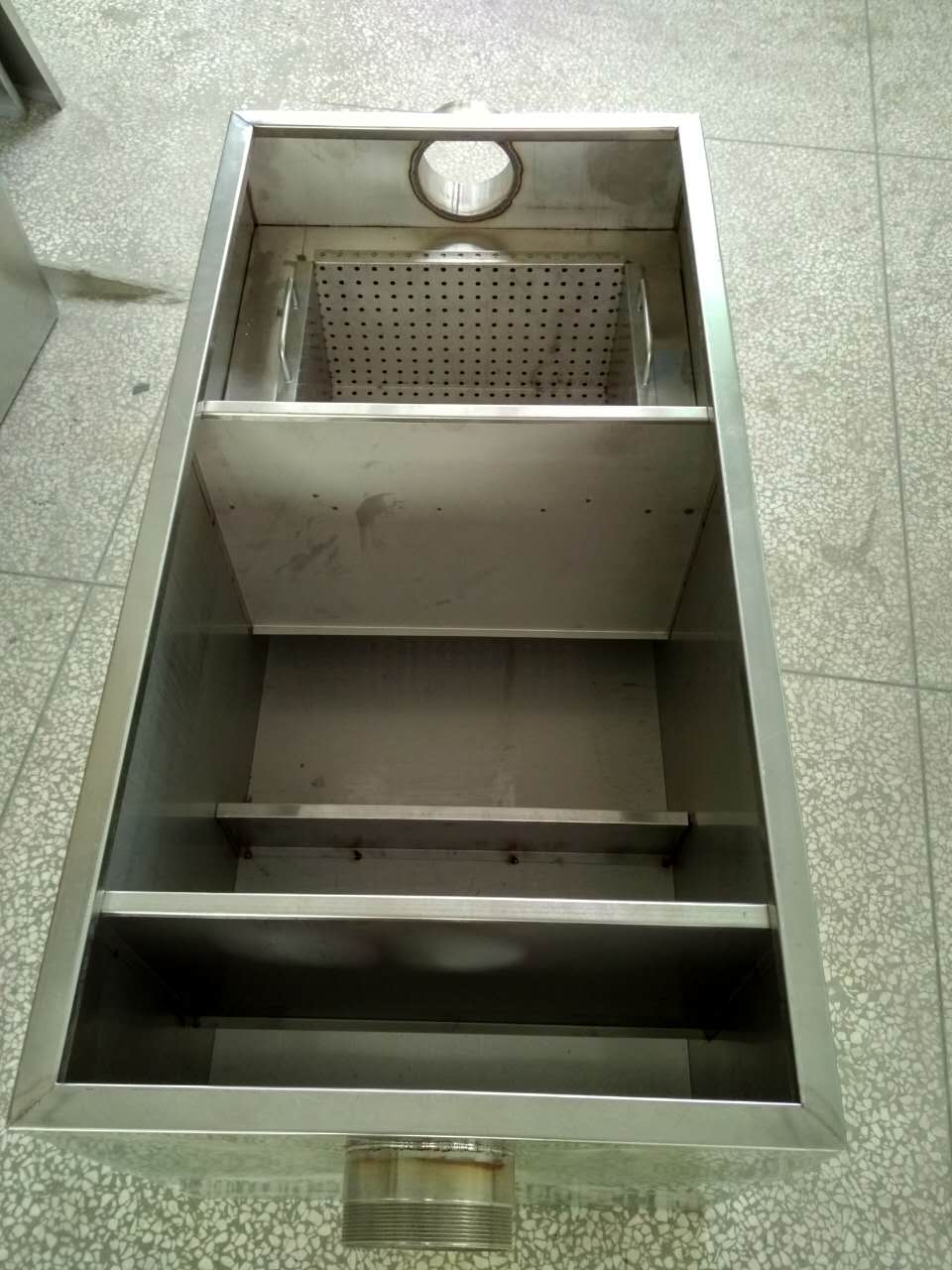 蓝箭jlf-ys-5t饭店油水分离器的特点