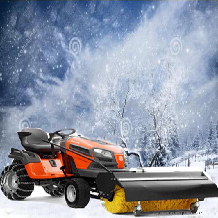 CUB小型扫雪车四季使用STM1100多机头组合除雪