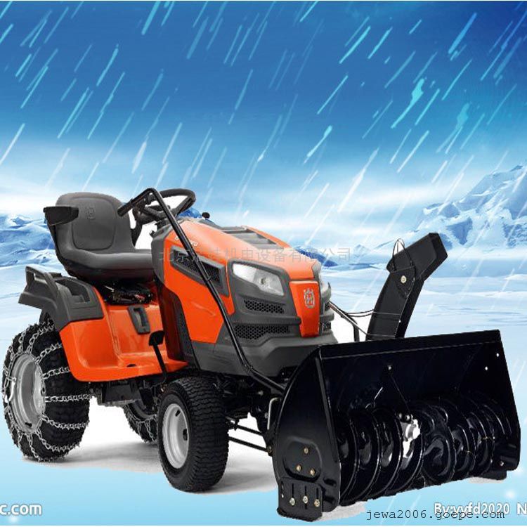 进口多功能除雪车STM1100四效合一环卫街道除雪一机不愁