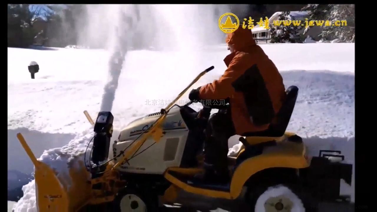 铲冰除雪看我神武STM1100小型除雪车多机头组合除雪