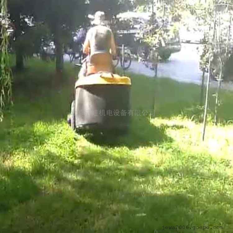 CUB多功能扫雪车一机多用型STM1100多机头组合除雪