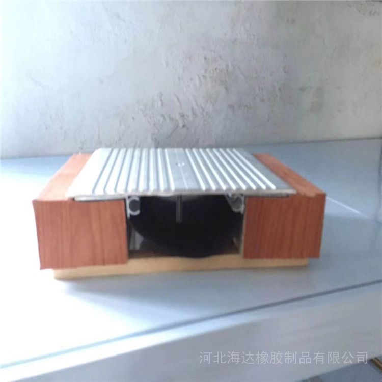 海达顶棚变形缝经验丰富