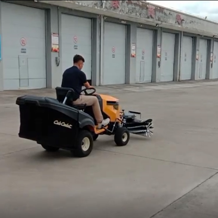 小型多功能扫雪车STM1100校园广场清雪配件齐全一站式采购