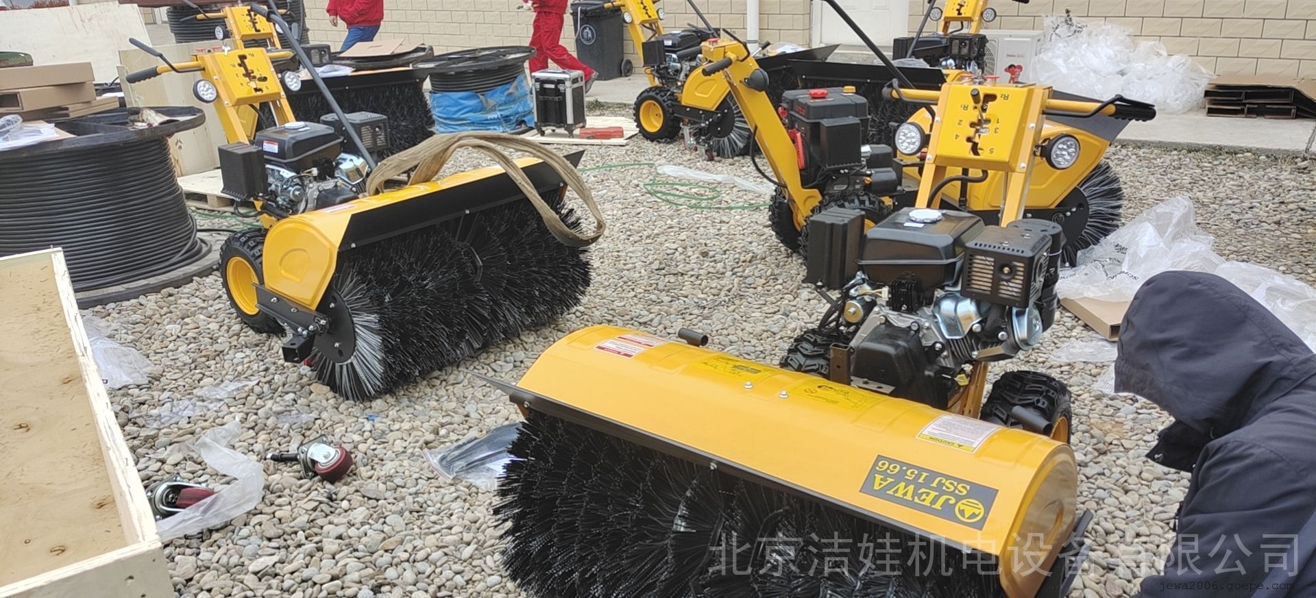 东北扫雪机厚雪清扫钢丝混刷除压实积雪配件齐全,大保养小消耗