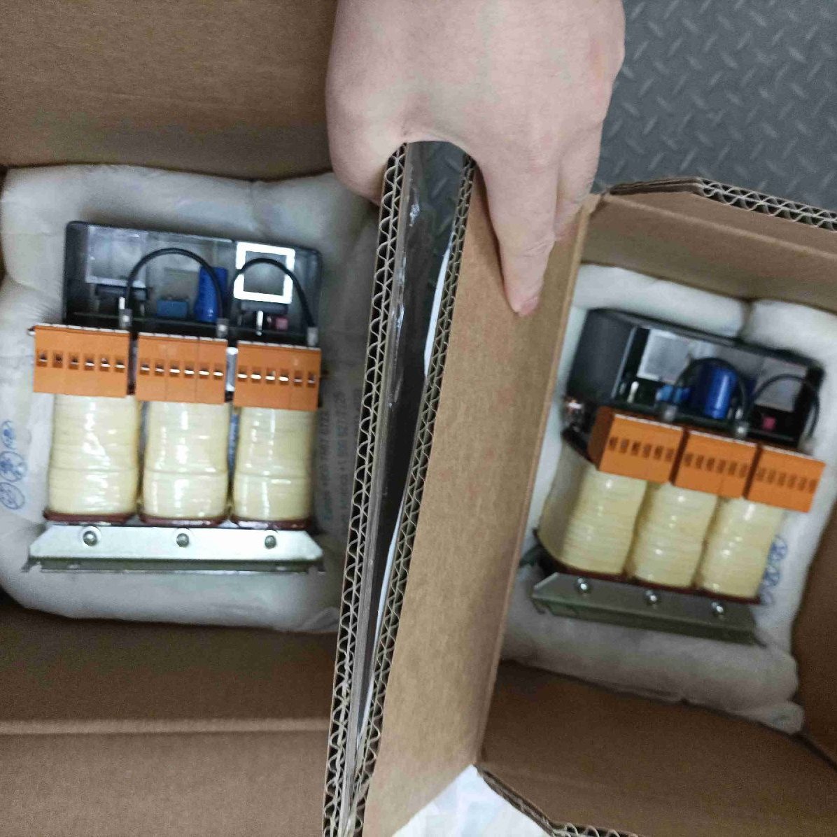 mdexx ѹTAV3102-2EB00-0A