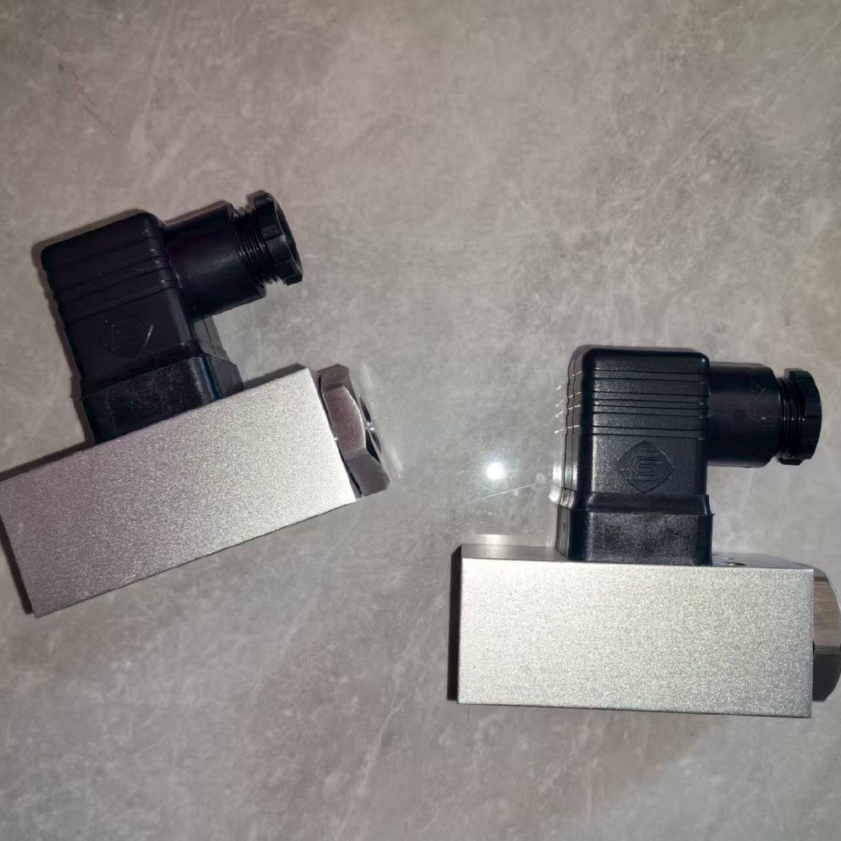D505-18Dѹ 4.0-40MPa ѹ 2.5-25MPaֱͨ