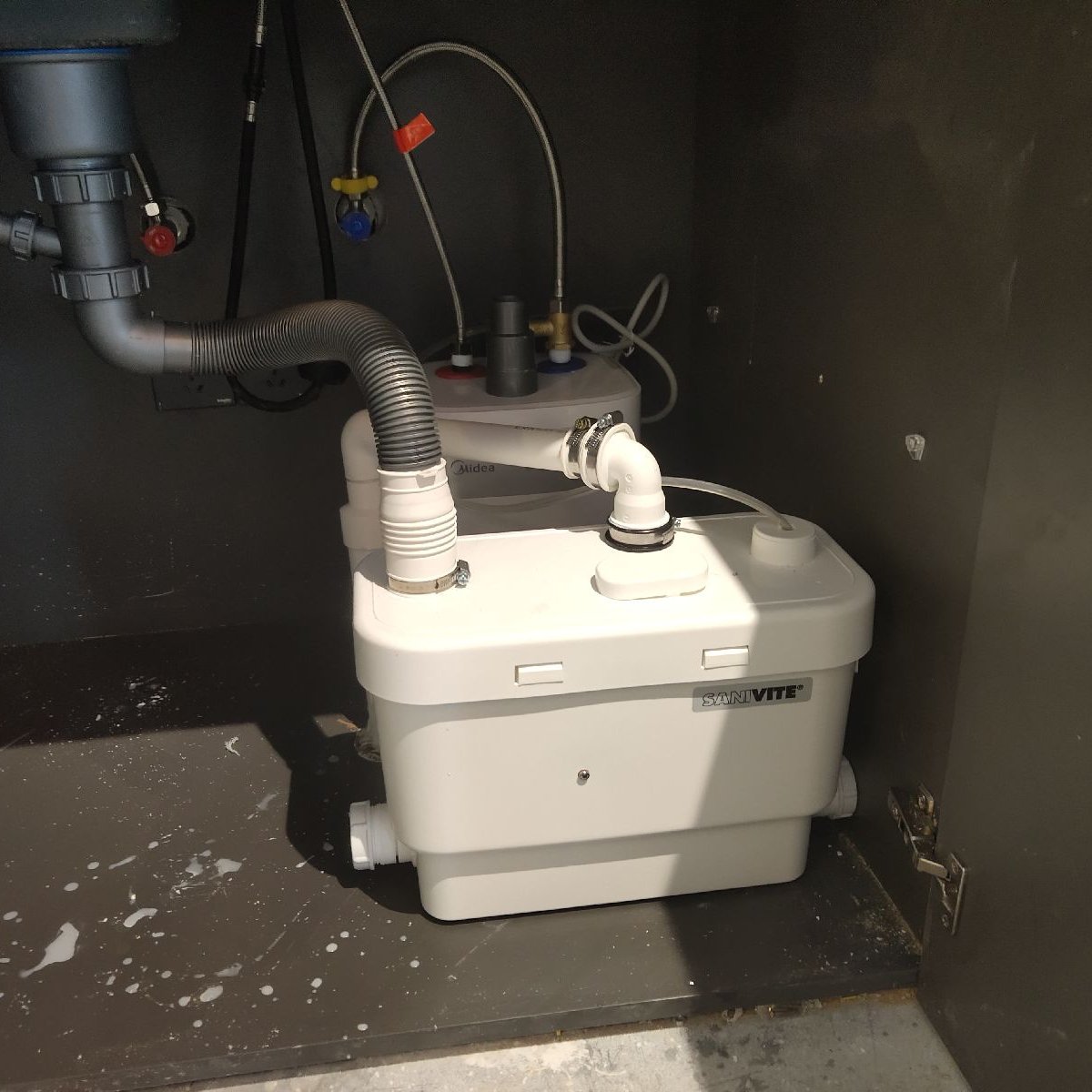 SFA办公楼厕所间专用污水提升泵平层排水提升装置SANIPRO