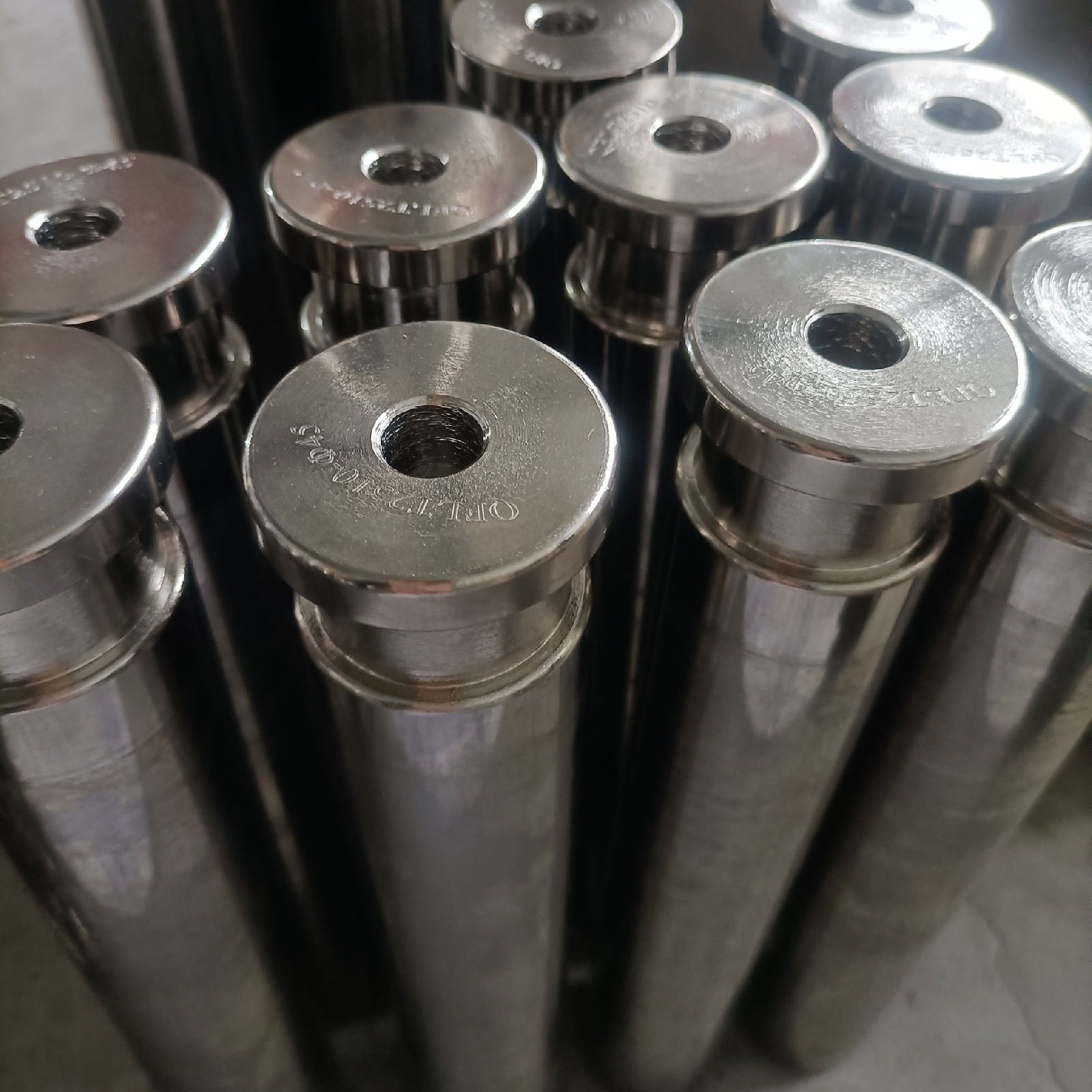 青峰通用制造注水泵柱塞耐磨耐用精度高硬度高φ49.6*φ45*300